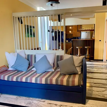 Cinque Minuti A Piedi Dal Mare Apartment